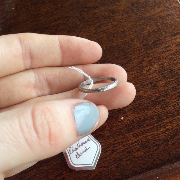 PLATINUM Wedding Band Ring Size 5 - Picture 6 of 8